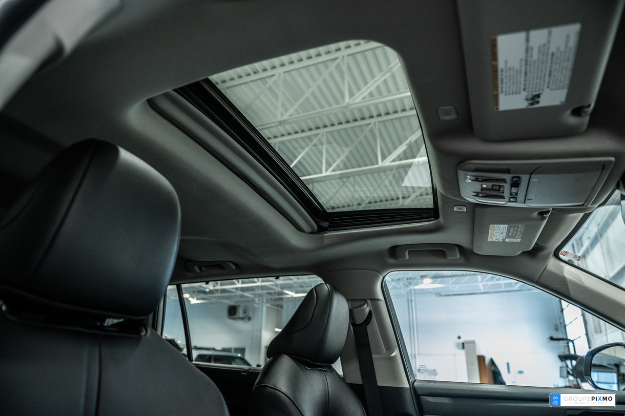 Toyota Highlander XLE / AWD / CUIR / APPLE CARPLAY / TOIT OUVRANT+++ 2024-38