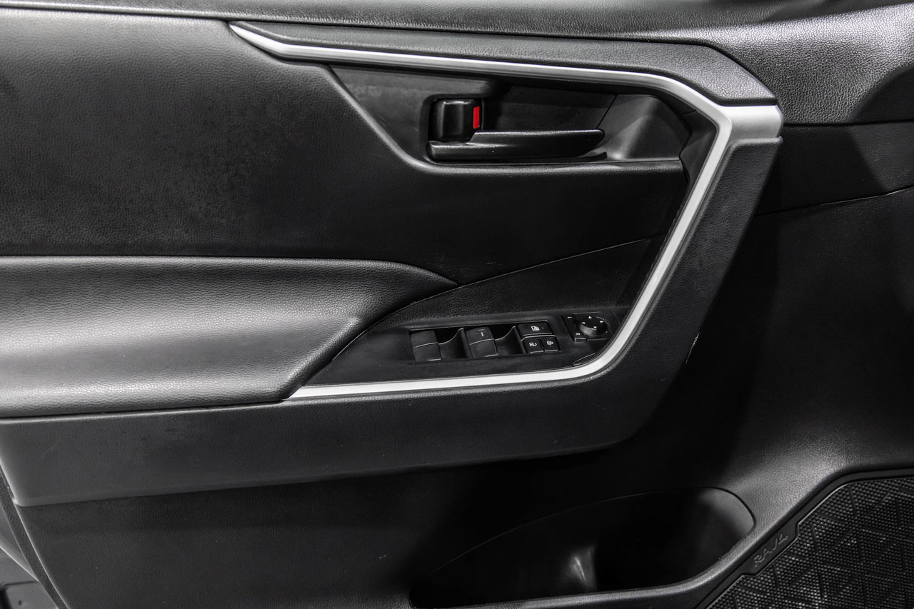 2023 Toyota RAV4 Hybrid LE / AWD / HYBRIDE / APPLE CARPLAY / CAMÉRA +++-13