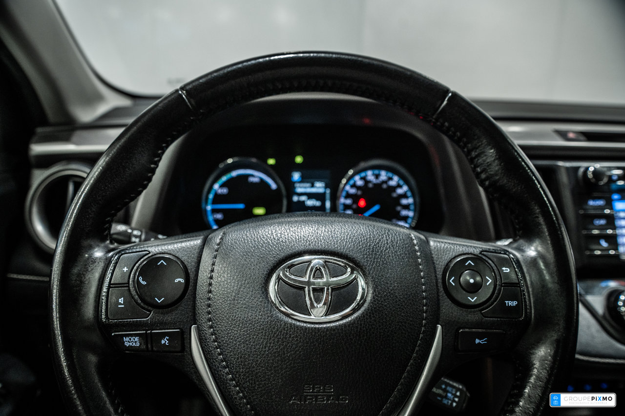 Toyota RAV4 Hybride XLE / AWD / TOIT / CAMERA +++ 2017-18