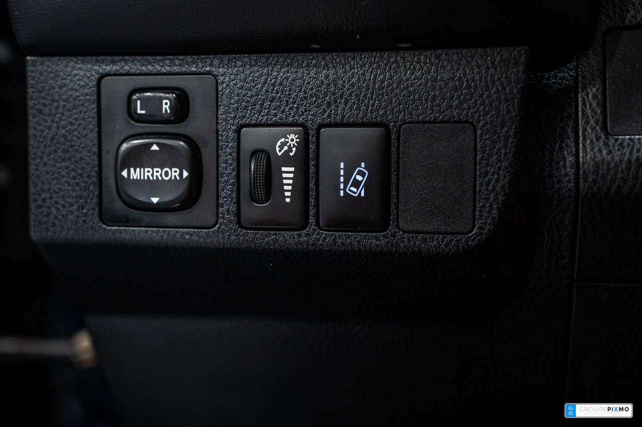 Toyota RAV4 Hybride XLE / AWD / TOIT / CAMERA +++ 2017-17
