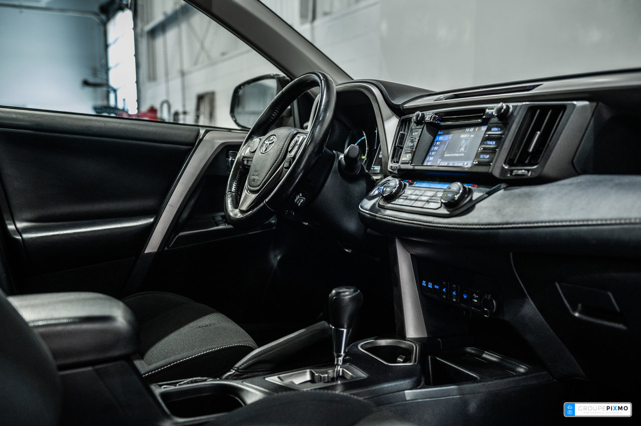 Toyota RAV4 Hybride XLE / AWD / TOIT / CAMERA +++ 2017-31