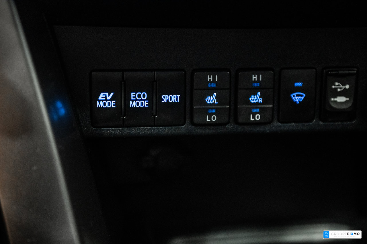 Toyota RAV4 Hybride XLE / AWD / TOIT / CAMERA +++ 2017-26