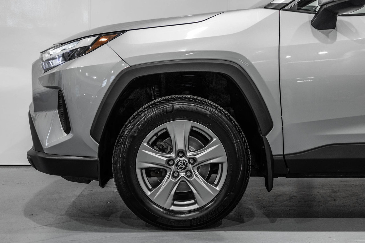 2023 Toyota RAV4 Hybride XLE / HYBRIDE / AWD / APPLE CARPLAY / TOIT OUVRANT-5