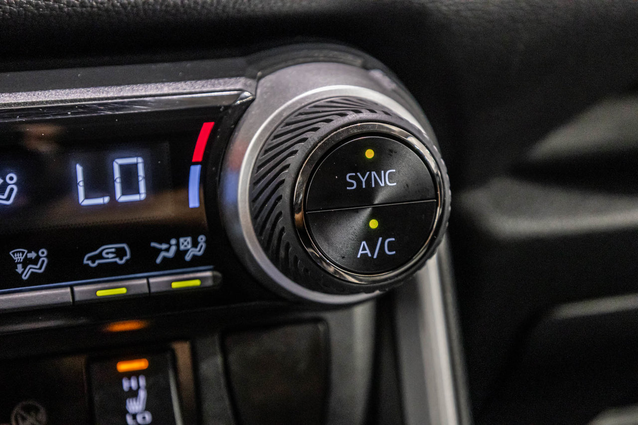 2023 Toyota RAV4 Hybride XLE / HYBRIDE / AWD / APPLE CARPLAY / TOIT OUVRANT-26