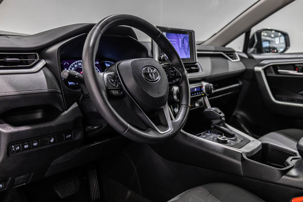 2023 Toyota RAV4 Hybride XLE / HYBRIDE / AWD / APPLE CARPLAY / TOIT OUVRANT-17
