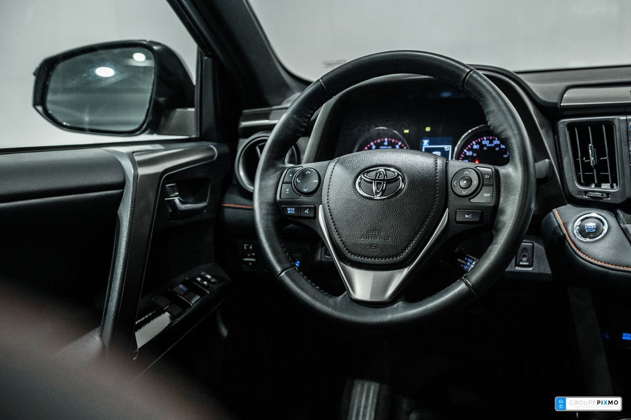 2018 Toyota RAV4 SE / AWD / CUIR / TOIT OUVRANT / CAMÉRA DE RECUL++-31