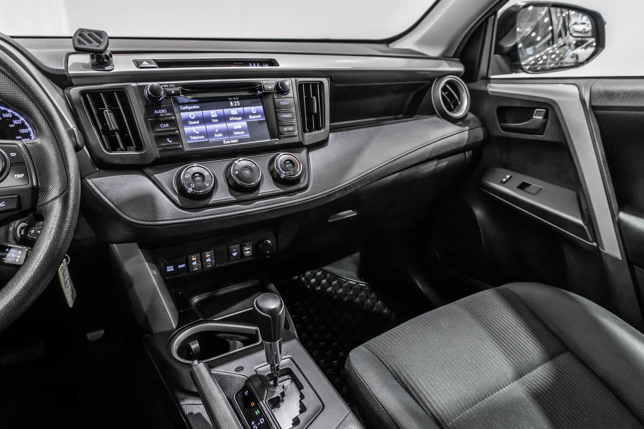 2018 Toyota RAV4 LE / FWD / SIÈGES CHAUFFANTS / CAMÉRA DE RECUL+++-20