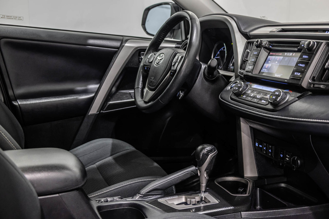2018 Toyota RAV4 TRAIL / REMORQUAGE 3500LBS / TOIT OUVRANT+++-32