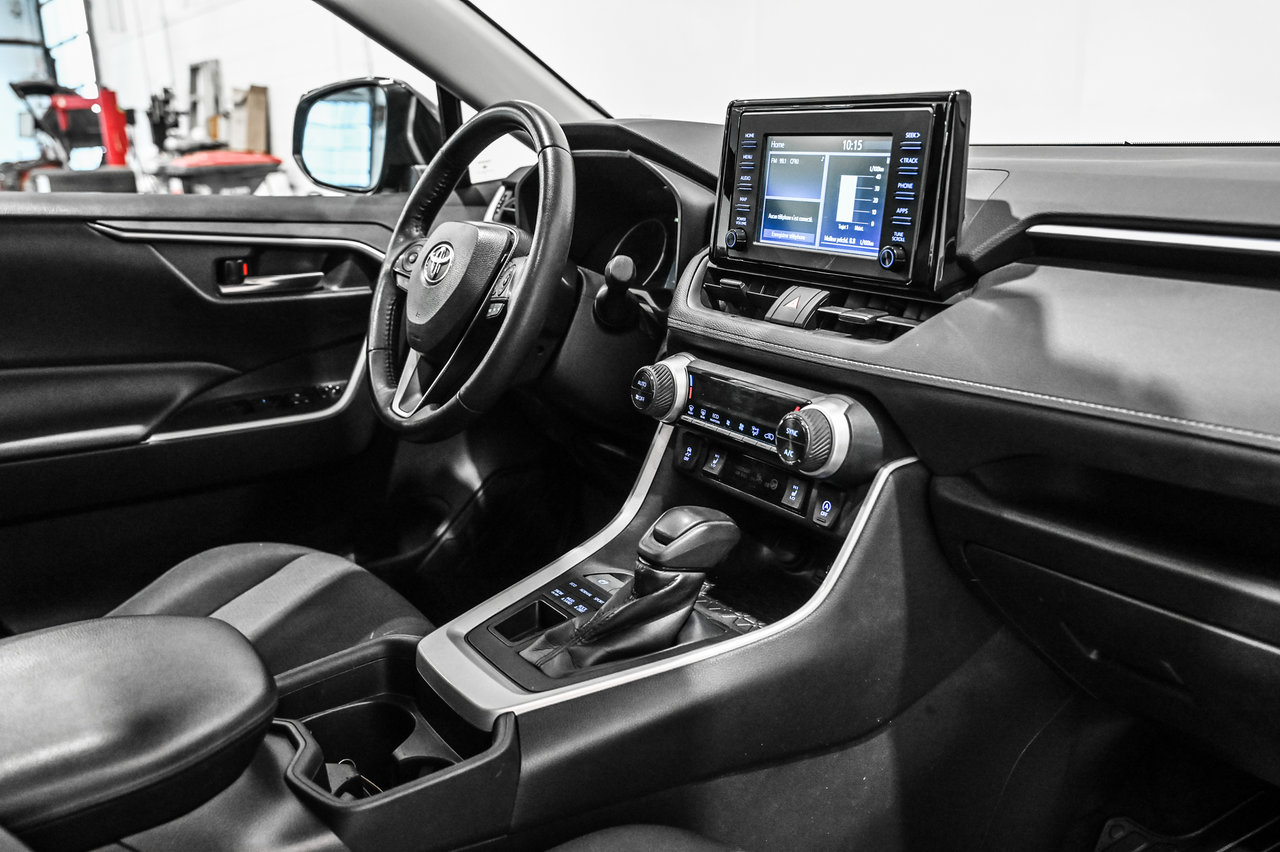 Toyota RAV4 XLE / AWD / TOIT OUVRANT / APPLE CARPLAY / CAMÉRA+ 2021-26