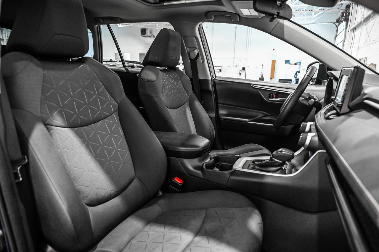 Toyota RAV4 XLE / AWD / TOIT OUVRANT / APPLE CARPLAY / CAMÉRA+ 2021-27