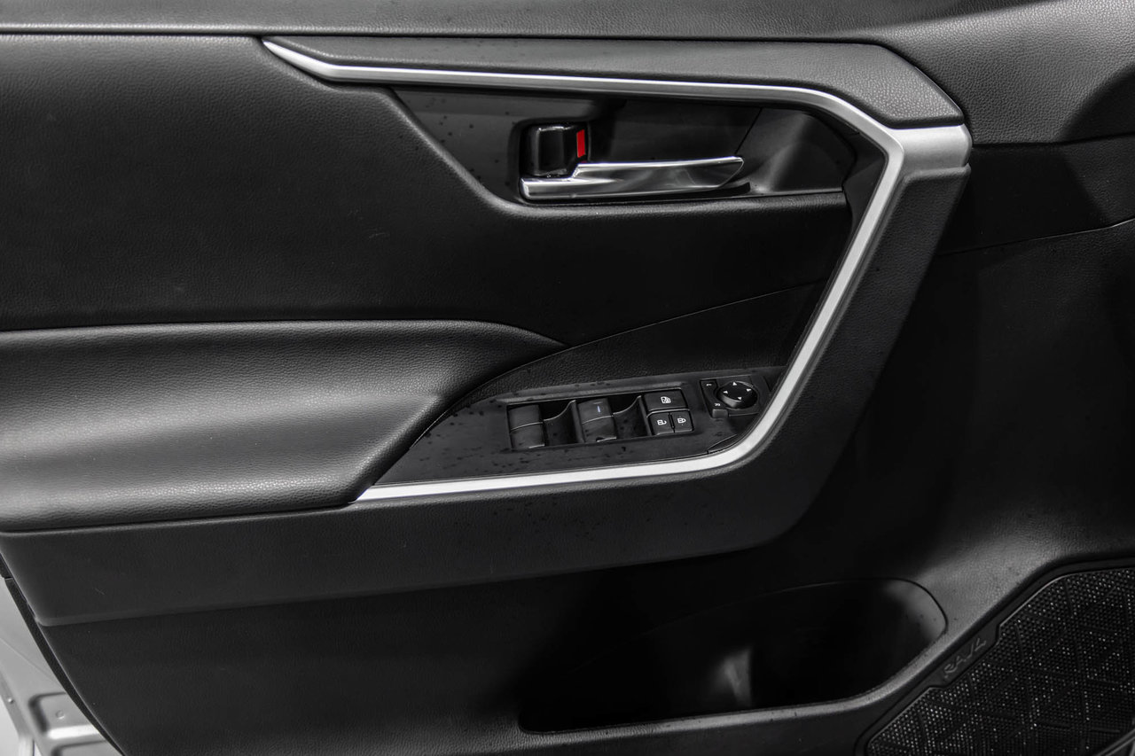 2021 Toyota RAV4 XLE / AWD / TOIT OUVRANT / APPLE CARPLAY / CAMÉRA+-13