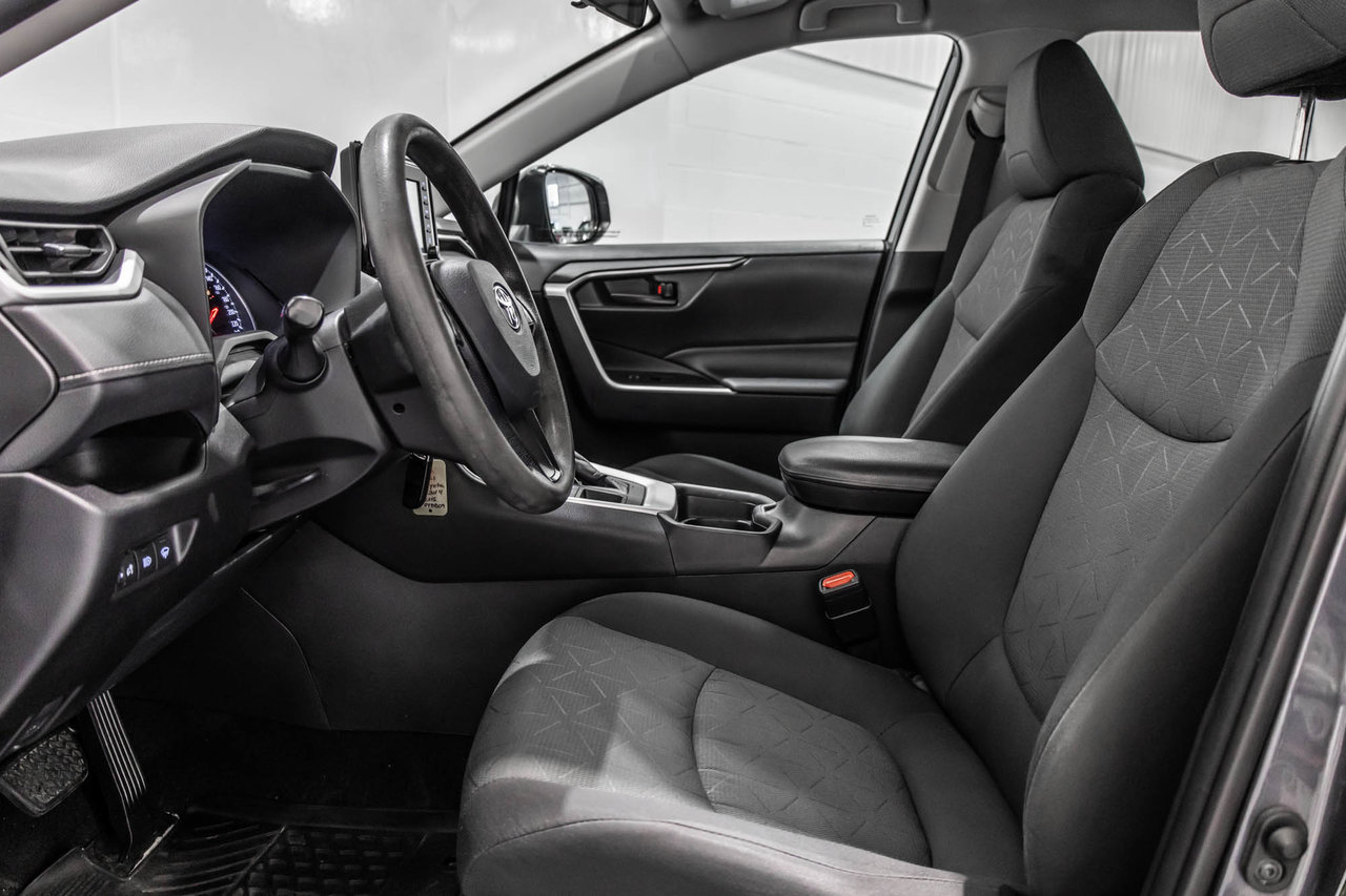 Toyota RAV4 LE / AWD / CAMÉRA DE RECUL / SIÈGES CHAUFFANTS +++ 2021-13