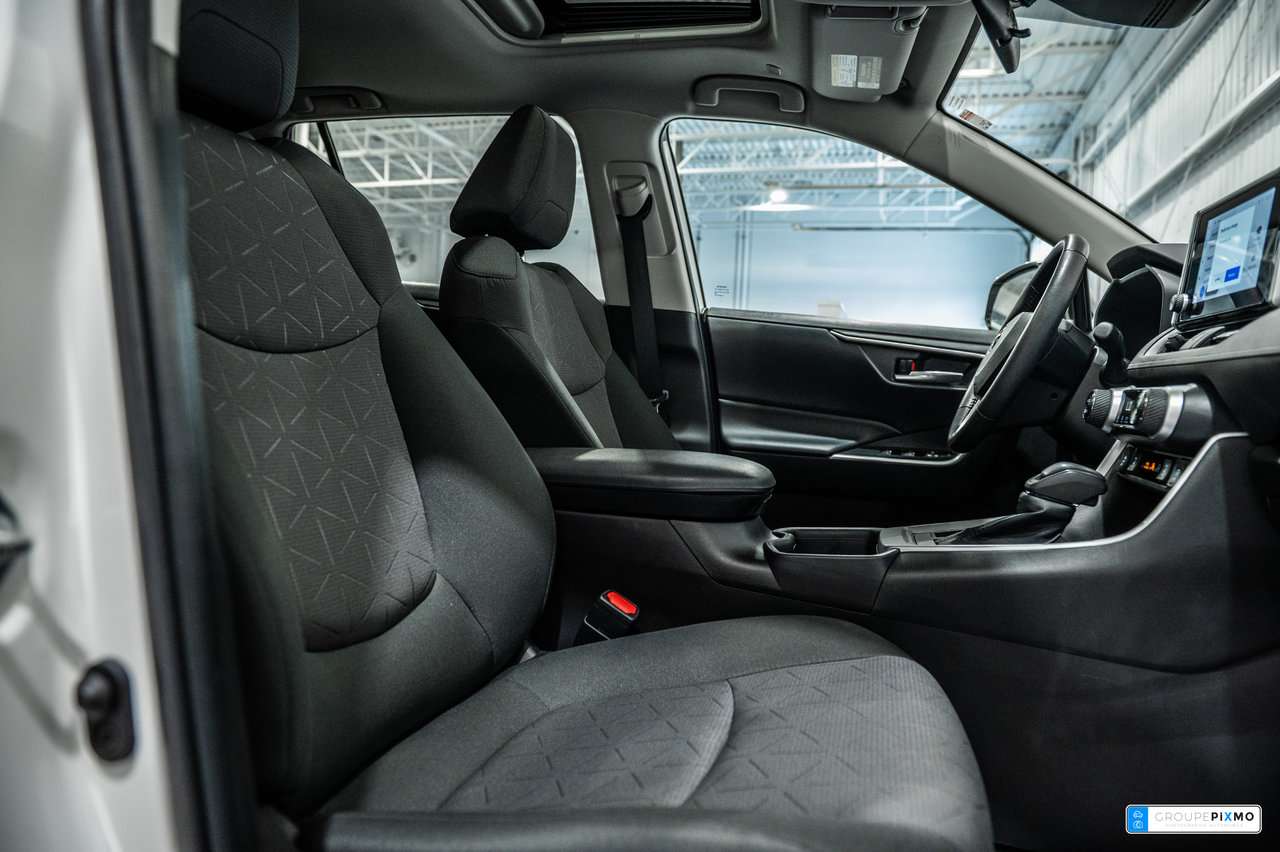 2023 Toyota RAV4 XLE / AWD / TOIT / MAGS / CAMÉRA+++-34