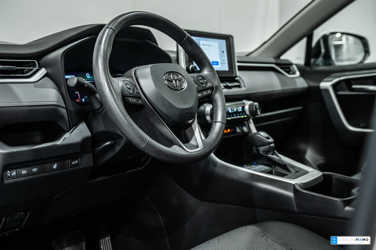 2023 Toyota RAV4 XLE / AWD / TOIT / MAGS / CAMÉRA+++-16