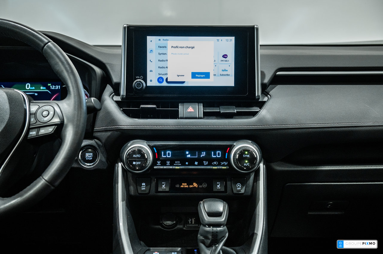 2023 Toyota RAV4 XLE / AWD / TOIT / MAGS / CAMÉRA+++-32