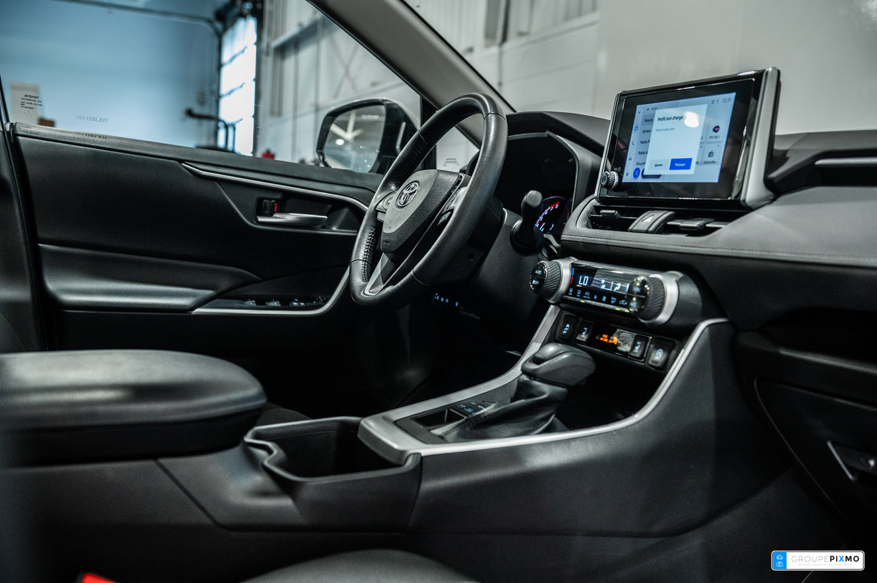 2023 Toyota RAV4 XLE / AWD / TOIT / MAGS / CAMÉRA+++-33