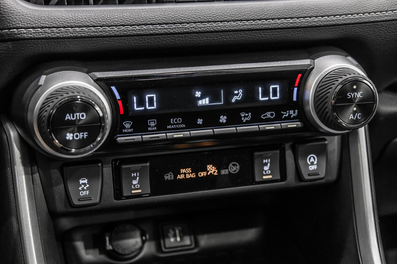 2023 Toyota RAV4 XLE / AWD / TOIT / APPLE CARPLAY / CAMERA +++-24