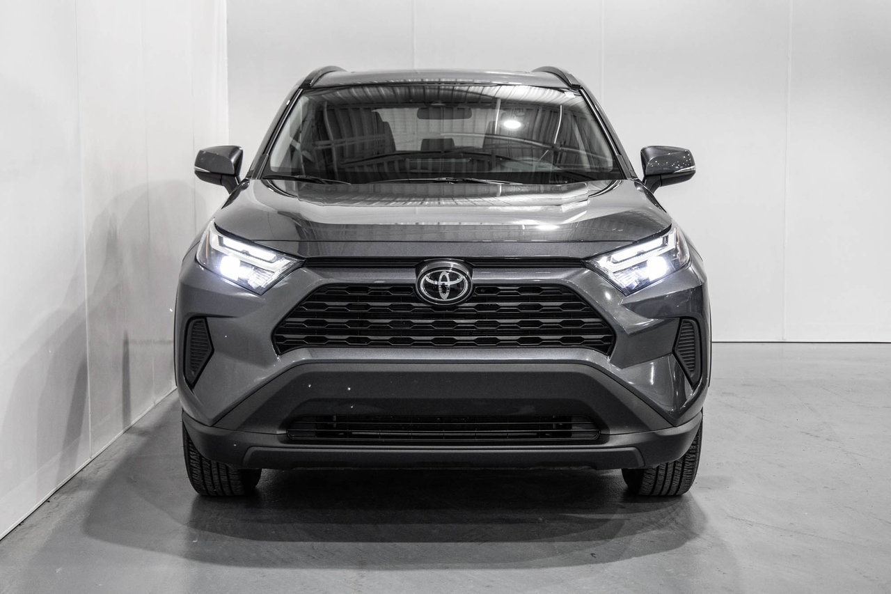 2023 Toyota RAV4 XLE / AWD / TOIT / APPLE CARPLAY / CAMERA +++-1