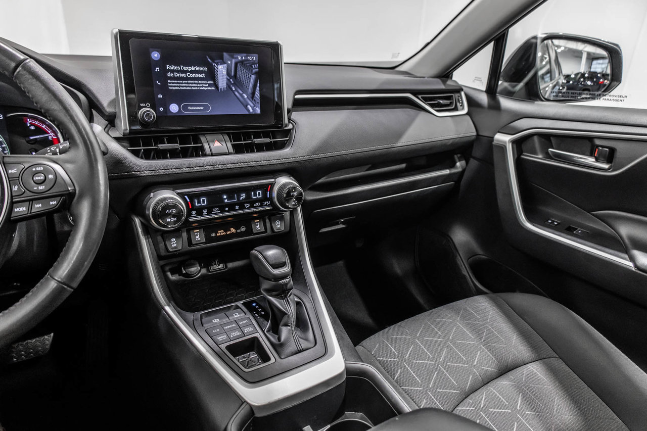 Toyota RAV4 XLE / AWD / TOIT / APPLE CARPLAY / CAMERA +++ 2023-22