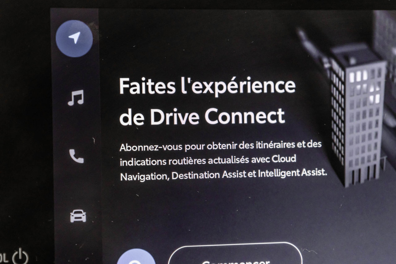 Toyota RAV4 XLE / AWD / TOIT / APPLE CARPLAY / CAMERA +++ 2023-30