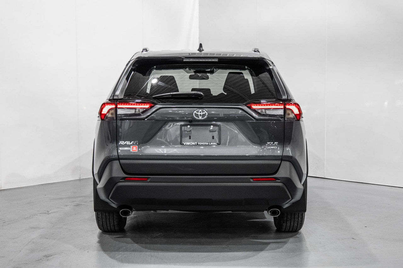 Toyota RAV4 XLE / AWD / TOIT / APPLE CARPLAY / CAMERA +++ 2023-8