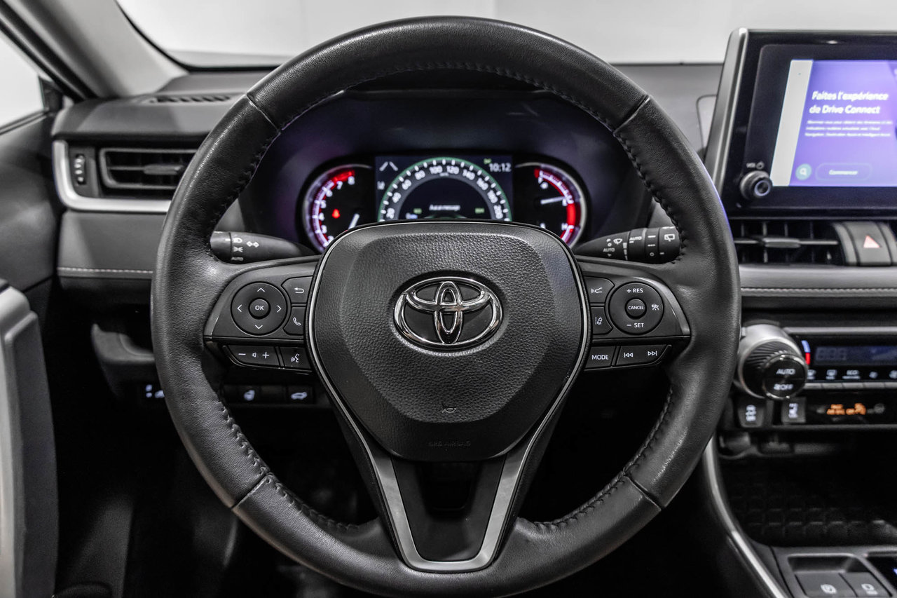 Toyota RAV4 XLE / AWD / TOIT / APPLE CARPLAY / CAMERA +++ 2023-18