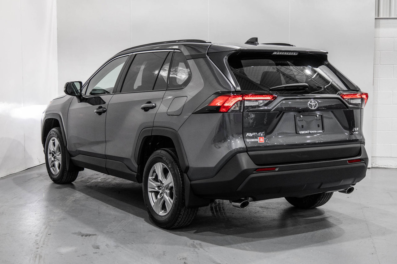 Toyota RAV4 XLE / AWD / TOIT / APPLE CARPLAY / CAMERA +++ 2023-7