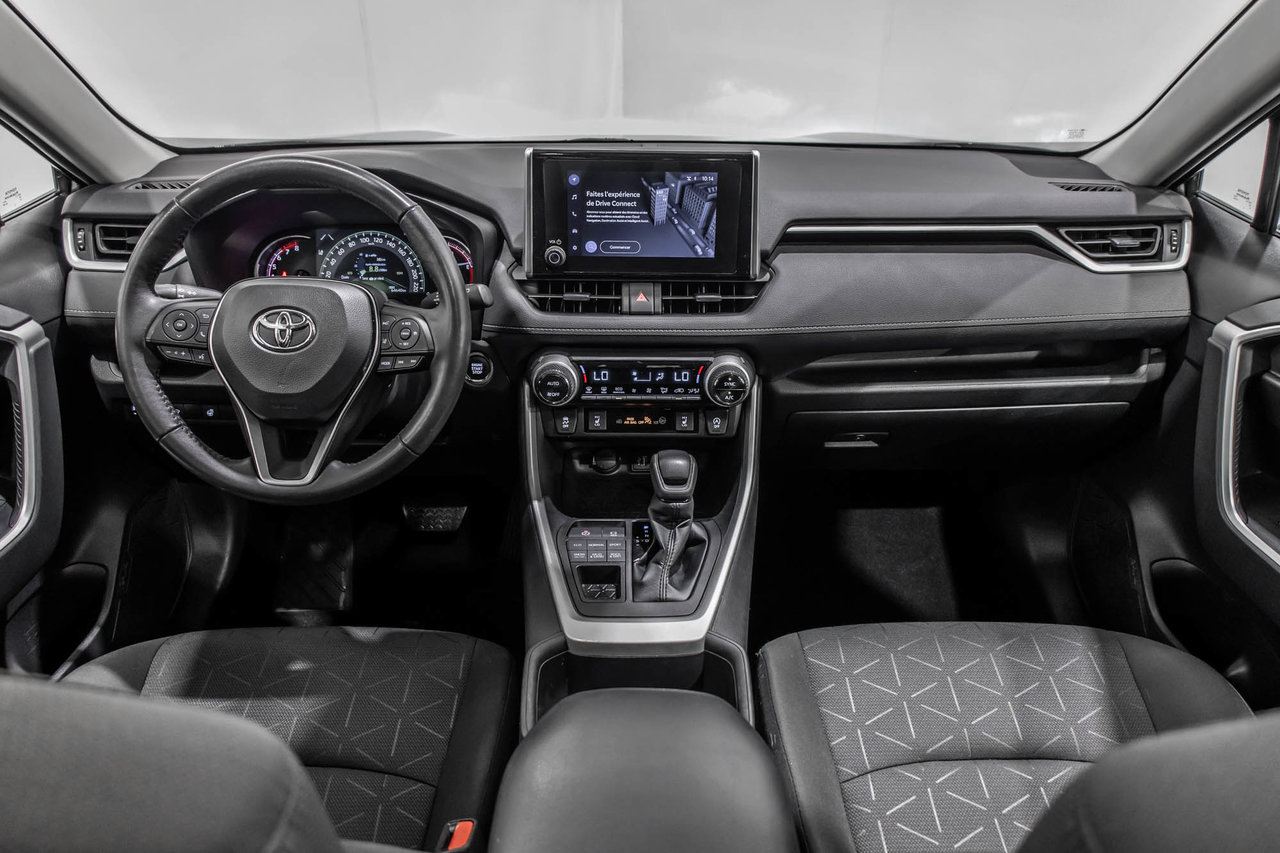 Toyota RAV4 XLE / AWD / TOIT / APPLE CARPLAY / CAMERA +++ 2023-33
