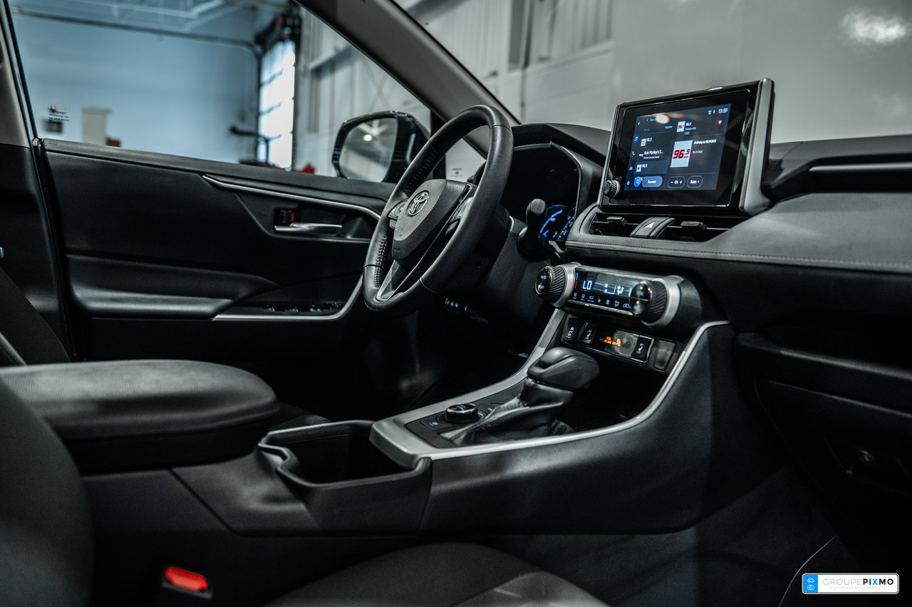2024 Toyota RAV4 Hybrid HYBRID / XLE / AWD / TOIT / MAGS+++-33