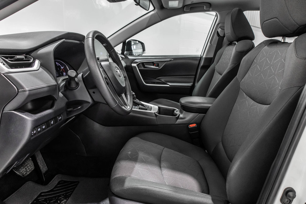 2024 Toyota RAV4 XLE / AWD / TOIT OUVRANT / APPLE CARPLAY / CAMÉRA+-15