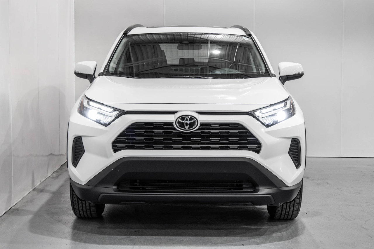 2024 Toyota RAV4 XLE / AWD / TOIT OUVRANT / APPLE CARPLAY / CAMÉRA+-1