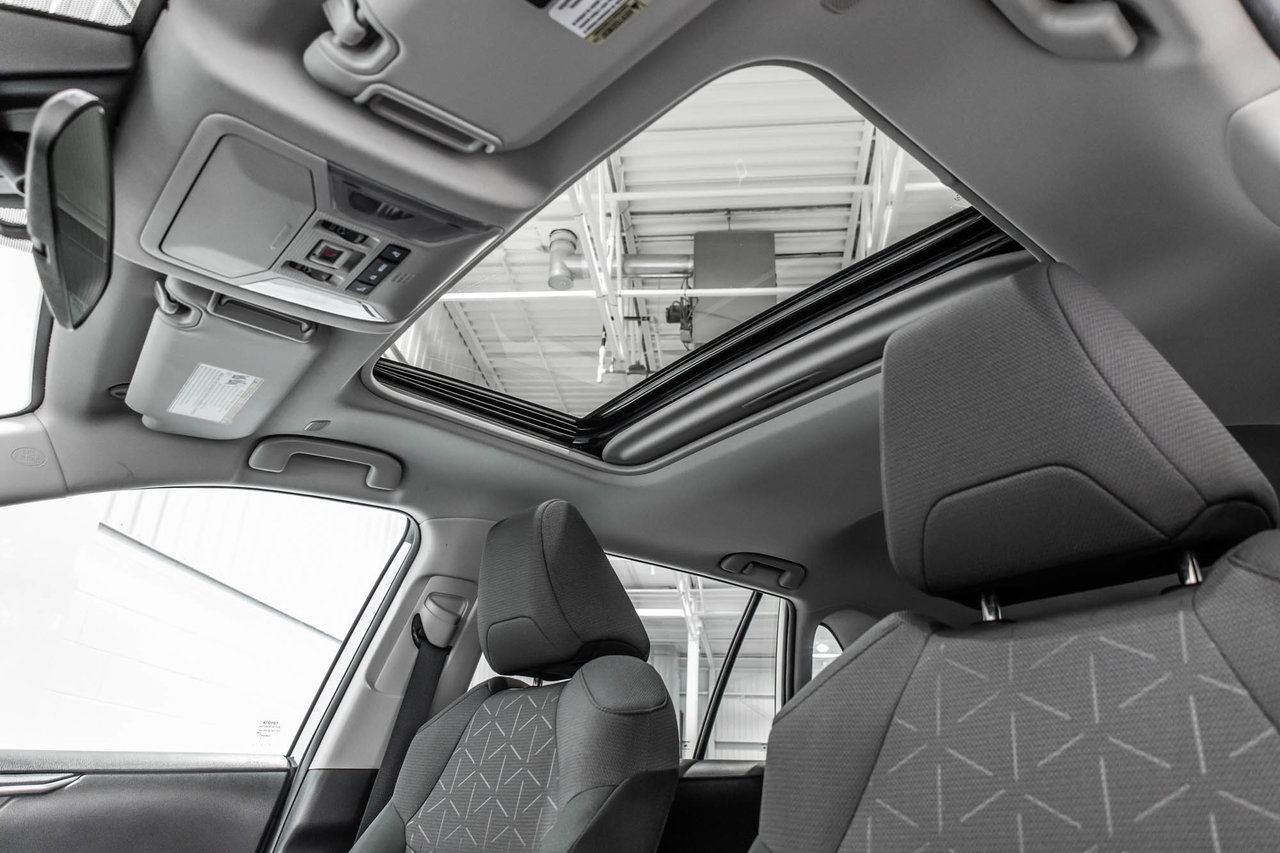 2024 Toyota RAV4 XLE / AWD / TOIT OUVRANT / APPLE CARPLAY / CAMÉRA+-31