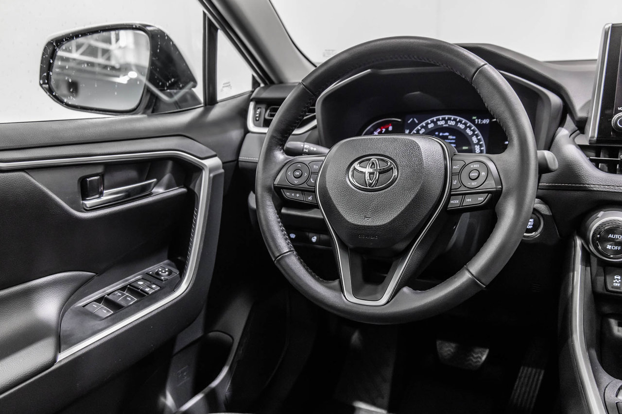 2024 Toyota RAV4 XLE / AWD / TOIT OUVRANT / APPLE CARPLAY / CAMÉRA+-34