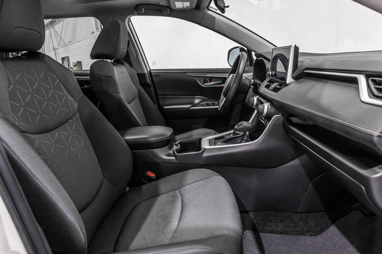 2024 Toyota RAV4 XLE / AWD / TOIT OUVRANT / APPLE CARPLAY / CAMÉRA+-36