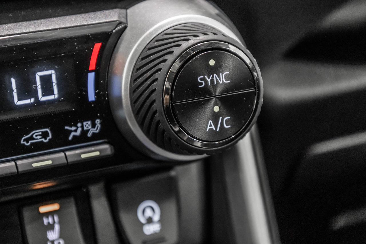 2024 Toyota RAV4 XLE / AWD / TOIT OUVRANT / APPLE CARPLAY / CAMÉRA+-25