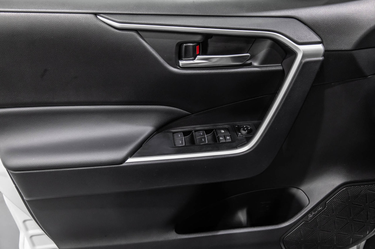 2024 Toyota RAV4 XLE / AWD / TOIT OUVRANT / APPLE CARPLAY / CAMÉRA+-13