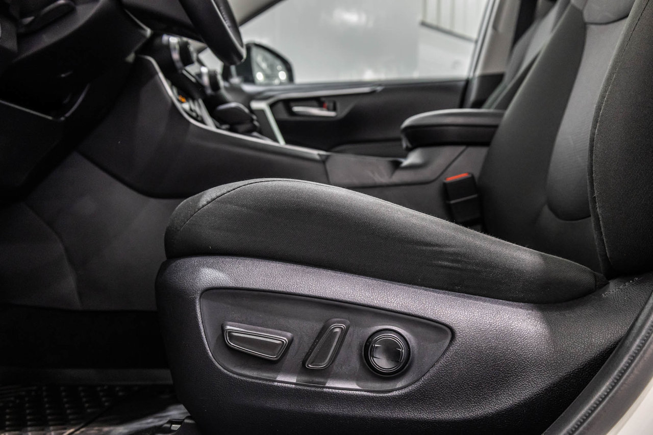 2024 Toyota RAV4 XLE / AWD / TOIT OUVRANT / APPLE CARPLAY / CAMÉRA+-14