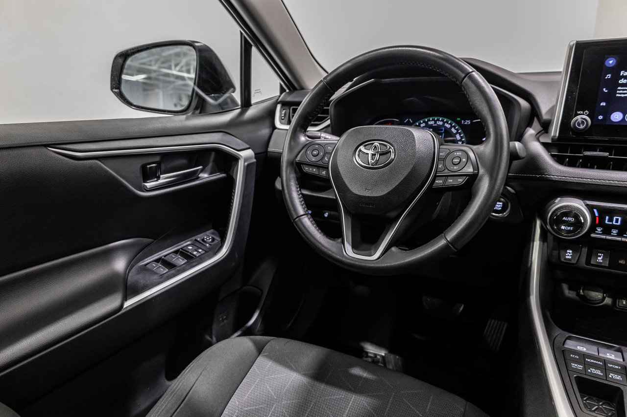 2024 Toyota RAV4 XLE / AWD / TOIT OUVRANT / APPLE CARPLAY / CAMÉRA+-32