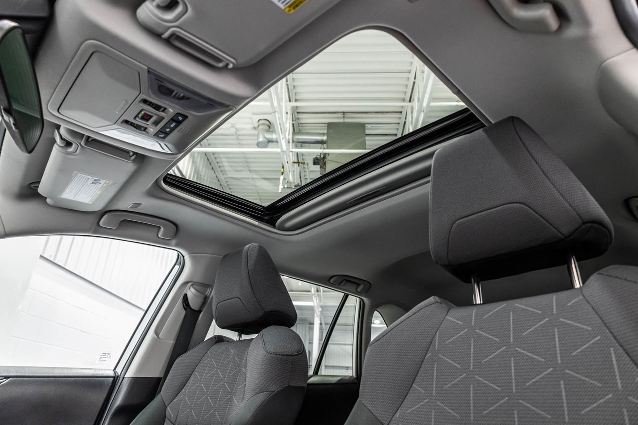 2024 Toyota RAV4 XLE / AWD / TOIT OUVRANT / APPLE CARPLAY / CAMÉRA+-29
