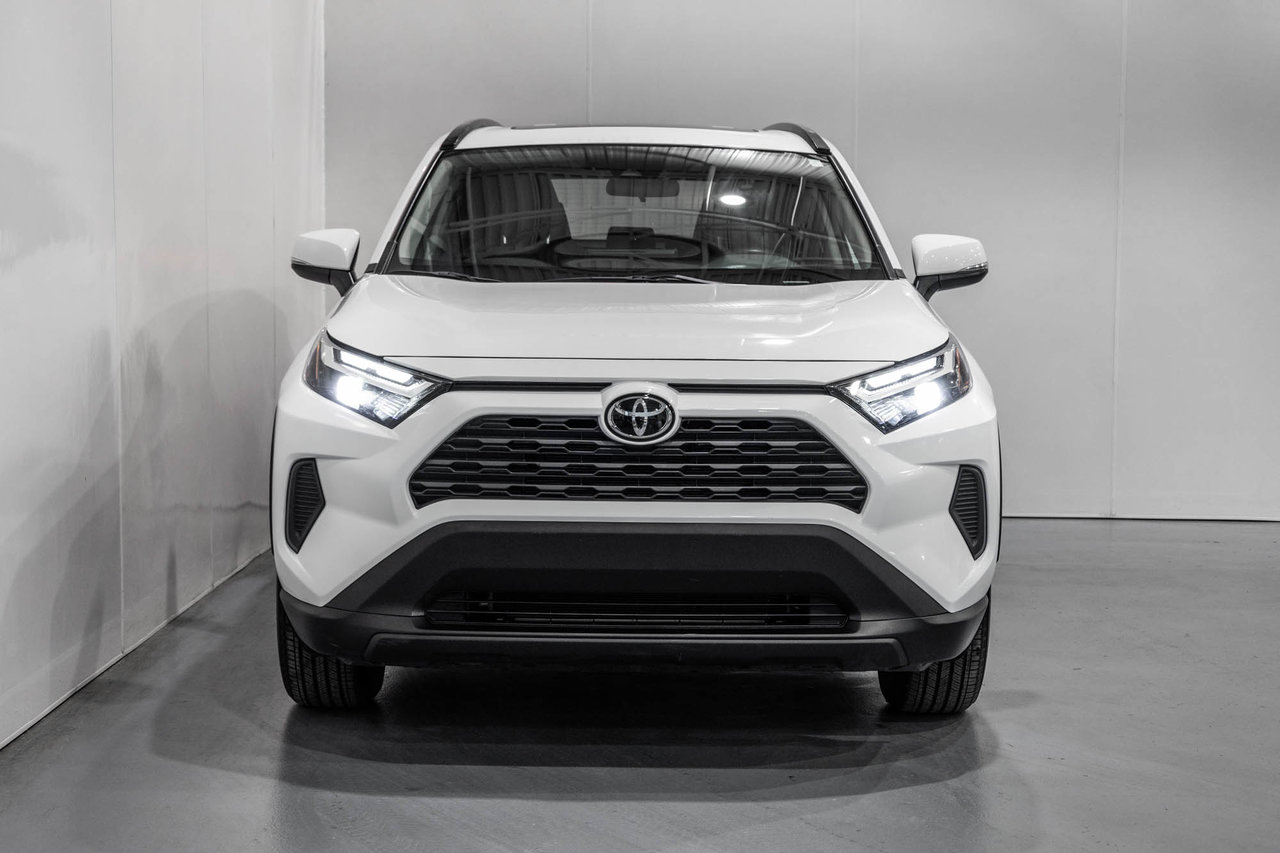 2024 Toyota RAV4 XLE / AWD / TOIT OUVRANT / APPLE CARPLAY / CAMÉRA+-1