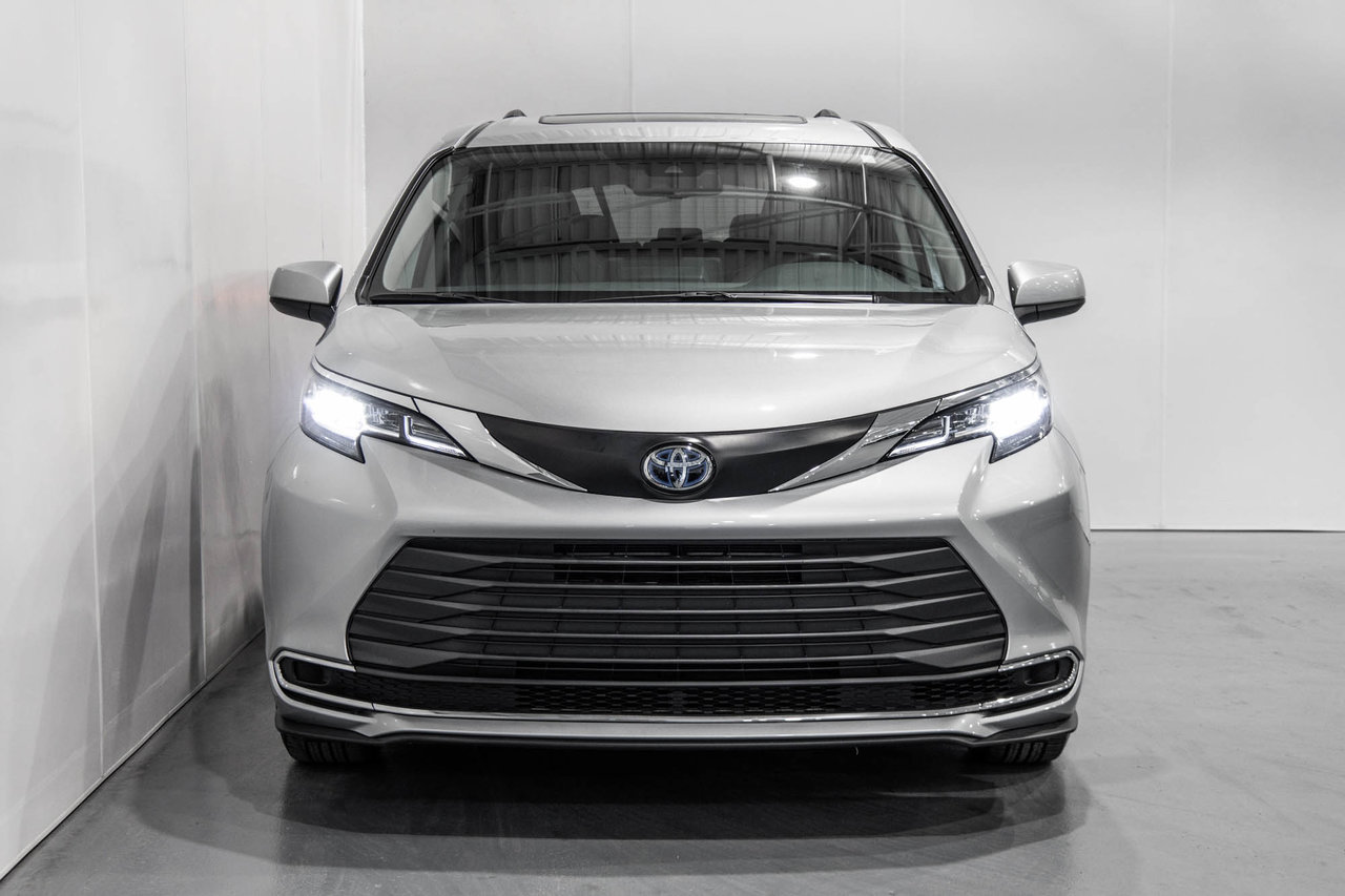 2023 Toyota Sienna Hybrid XLE / HYBRIDE / CUIR / APPLE CARPLAY / CAMÉRA+++-1