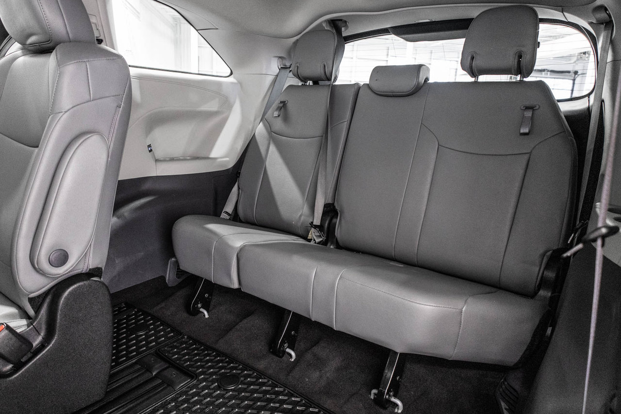 2023 Toyota Sienna Hybrid XLE / HYBRIDE / CUIR / APPLE CARPLAY / CAMÉRA+++-34