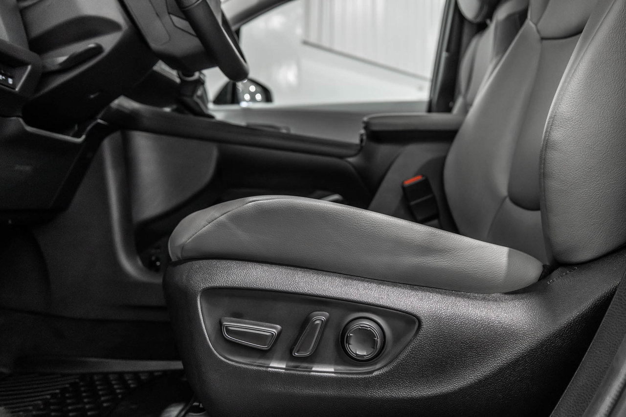 2025 Toyota Sienna Hybrid XLE / HYBRIDE / CUIR / APPLE CARPLAY / CAMÉRA+++-16