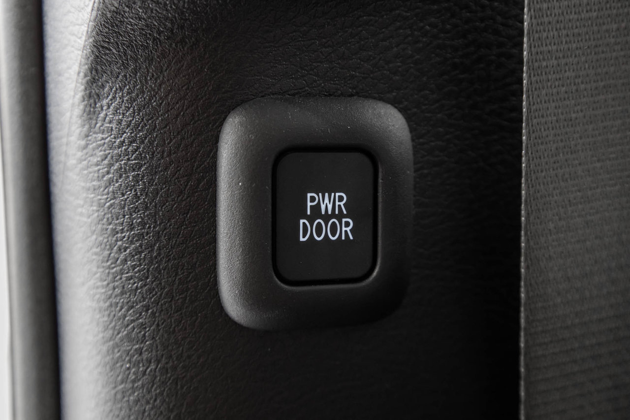 2025 Toyota Sienna Hybrid XLE / HYBRIDE / CUIR / APPLE CARPLAY / CAMÉRA+++-36