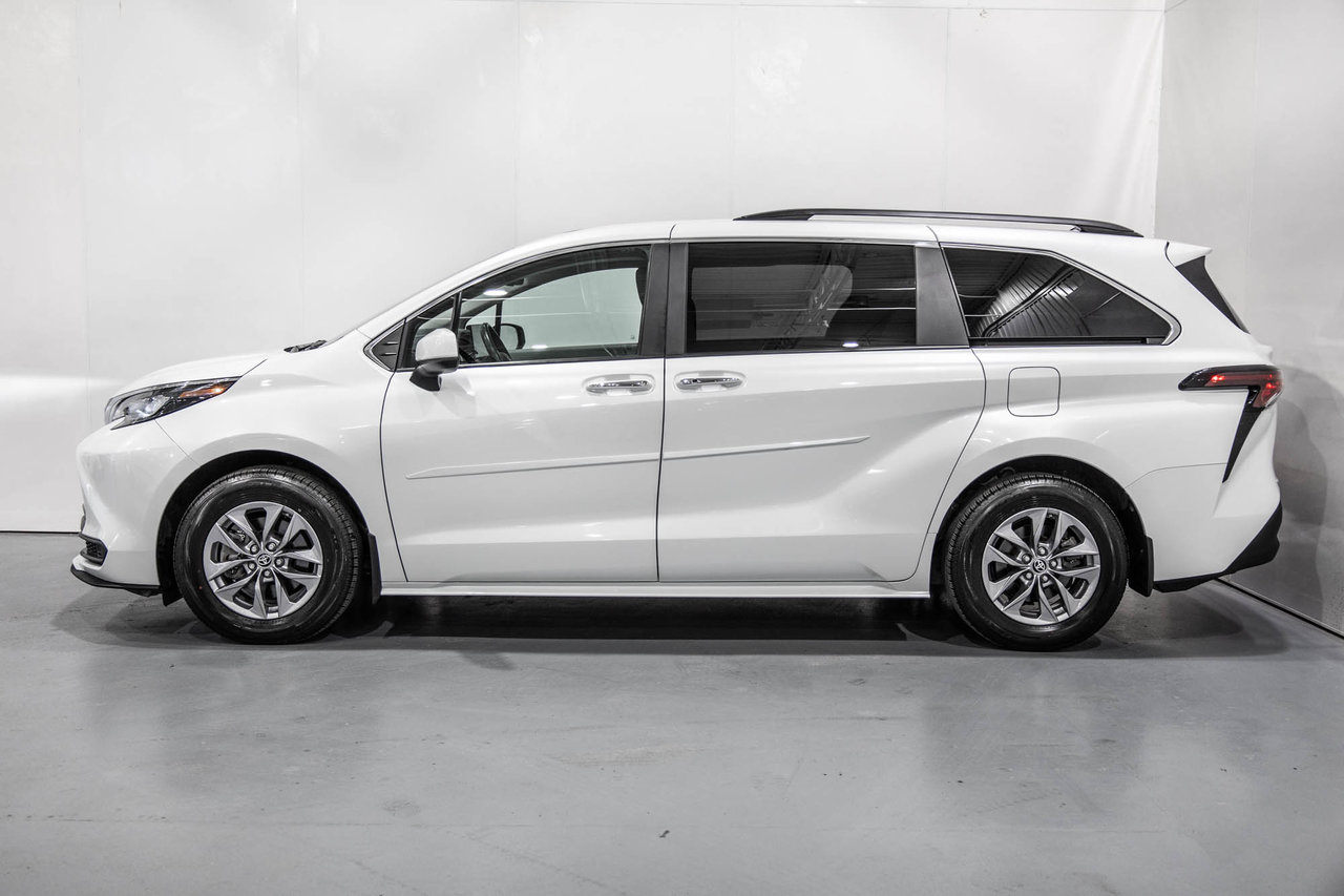 2025 Toyota Sienna Hybrid XLE / HYBRIDE / CUIR / APPLE CARPLAY / CAMÉRA+++-6