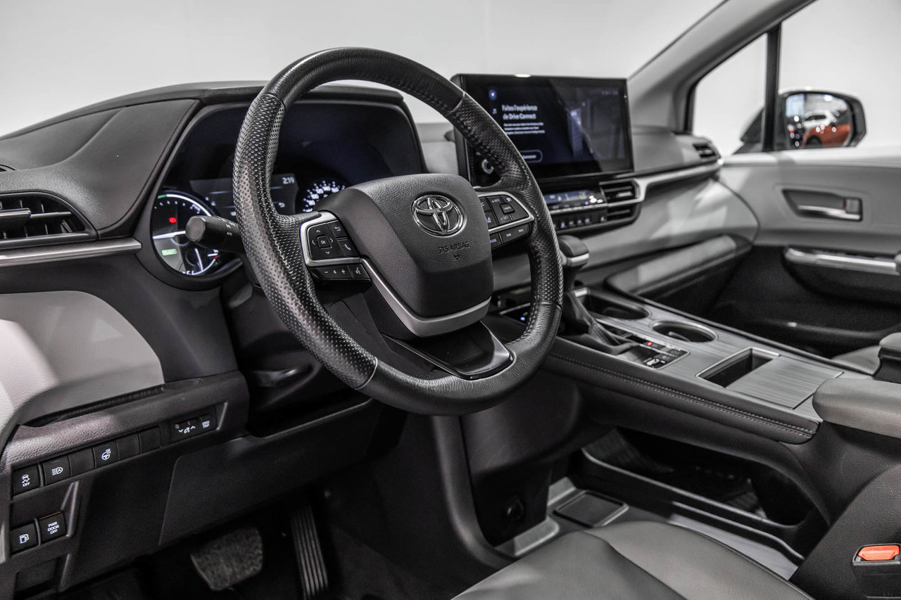 2025 Toyota Sienna Hybrid XLE / HYBRIDE / CUIR / APPLE CARPLAY / CAMÉRA+++-18