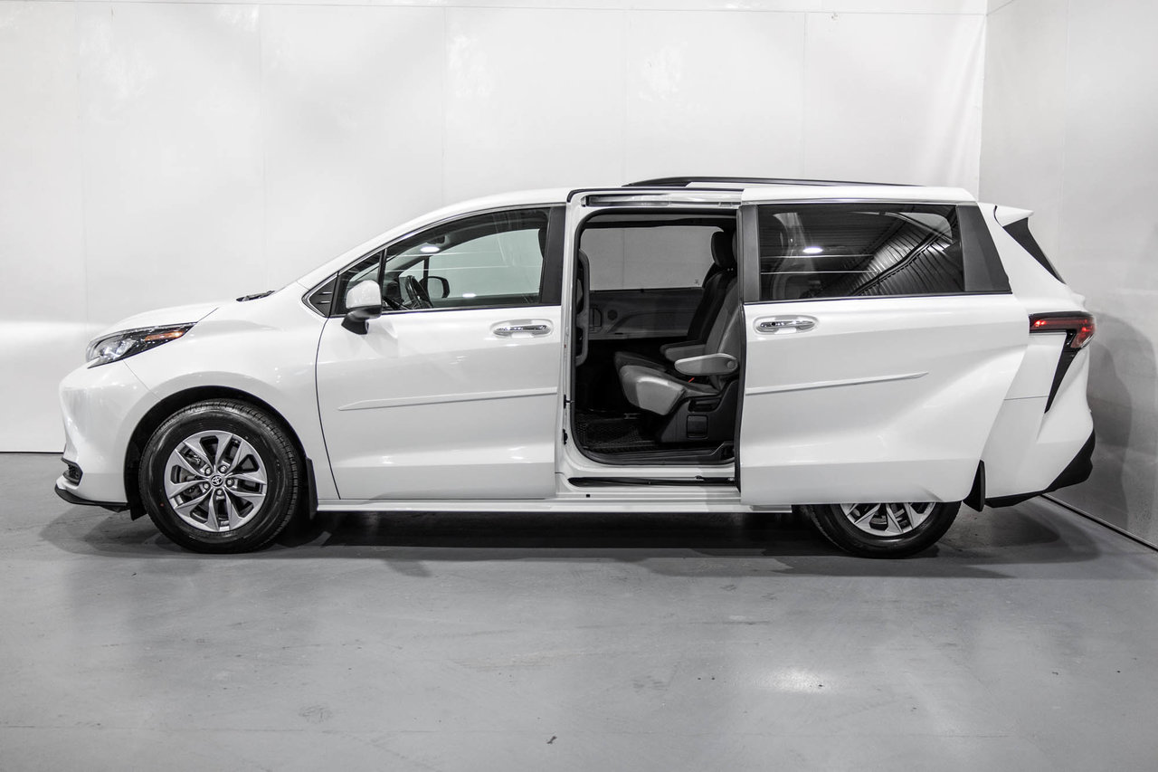 2025 Toyota Sienna Hybrid XLE / HYBRIDE / CUIR / APPLE CARPLAY / CAMÉRA+++-7