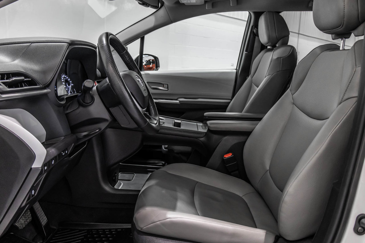 2025 Toyota Sienna Hybrid XLE / HYBRIDE / CUIR / APPLE CARPLAY / CAMÉRA+++-17