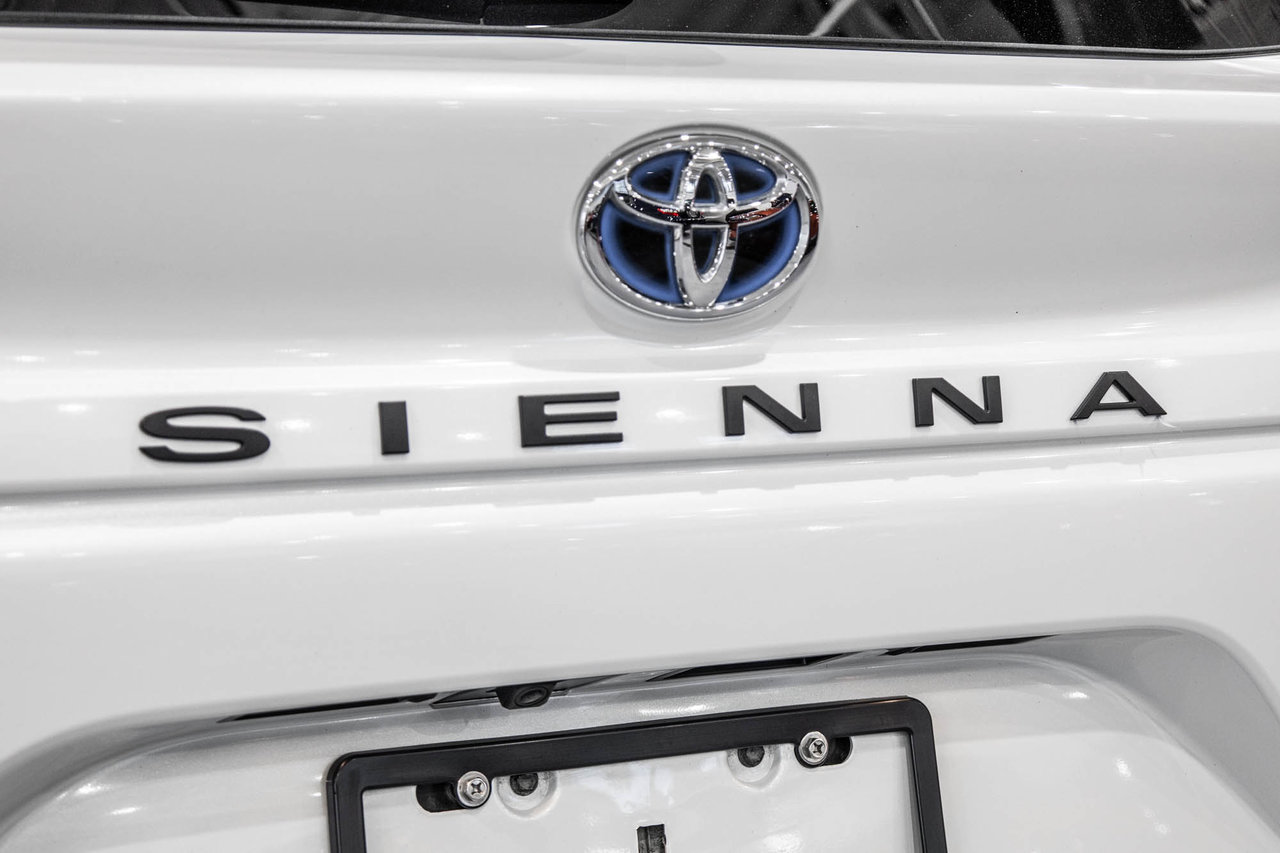 2025 Toyota Sienna Hybrid XLE / HYBRIDE / CUIR / APPLE CARPLAY / CAMÉRA+++-10