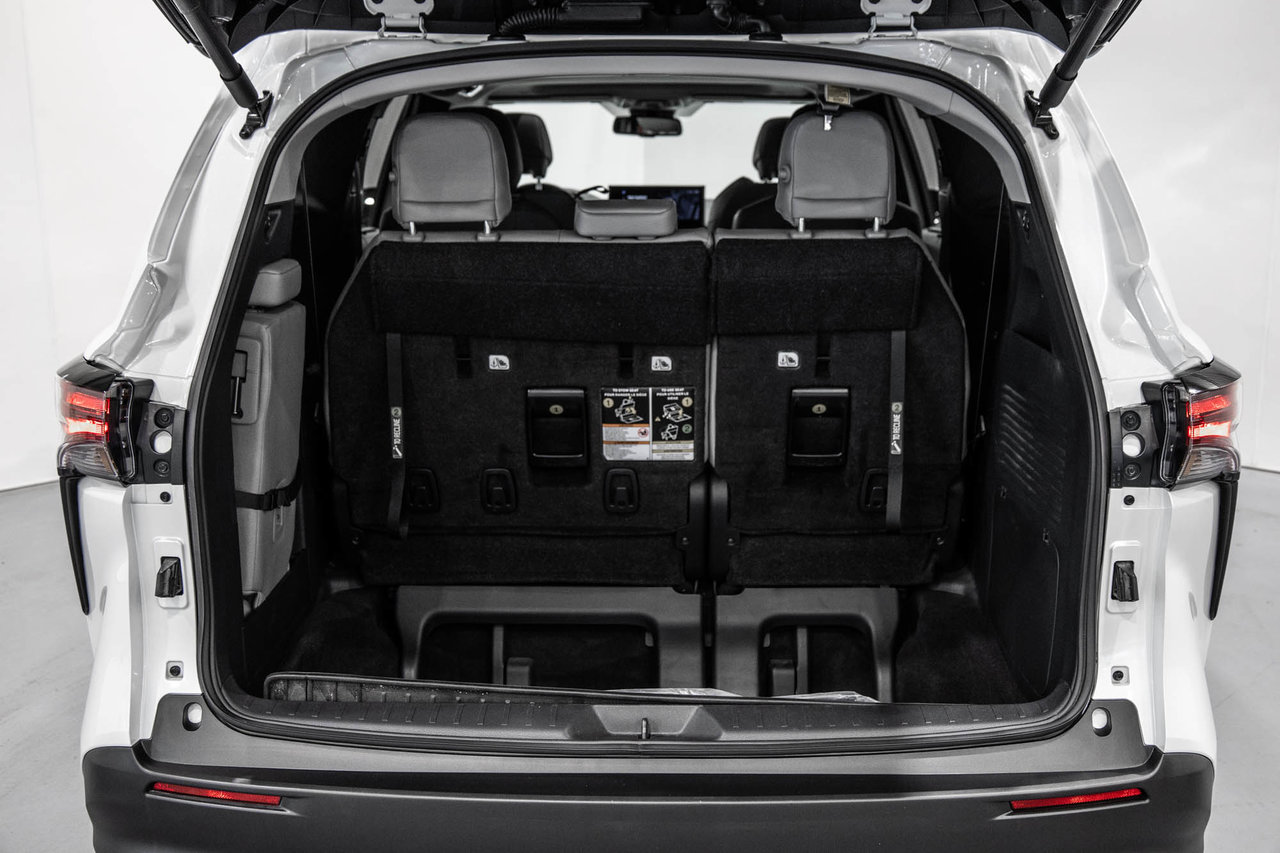 2025 Toyota Sienna Hybrid XLE / HYBRIDE / CUIR / APPLE CARPLAY / CAMÉRA+++-13